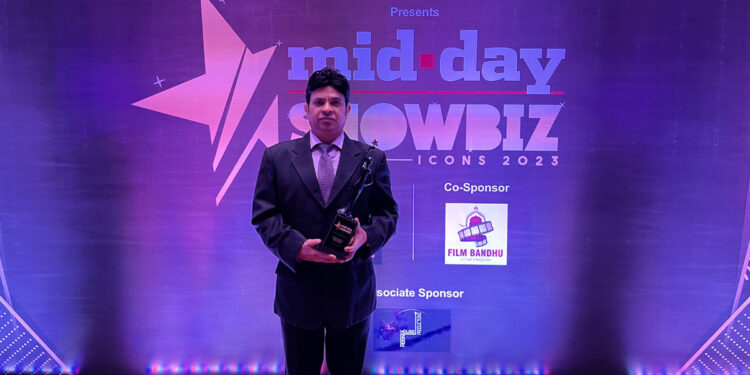 Producer Actor Shantanu Bhamare got felicitated at The Mid-Day Showbiz Icons 2023 Awards
